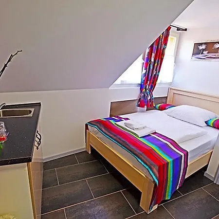 Aparthotel Historic Centre 3*
