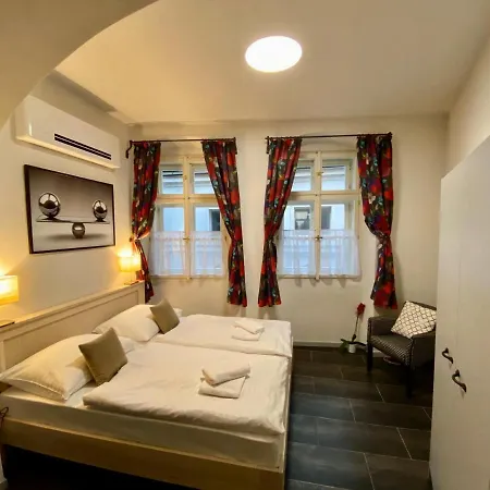 Historic Centre Aparthotel 3*