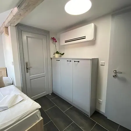 Aparthotel Historic Centre 3*