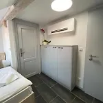 Aparthotel Historic Centre 3*