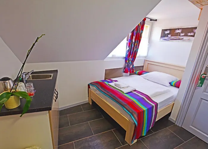 Aparthotel Historic Centre 3*